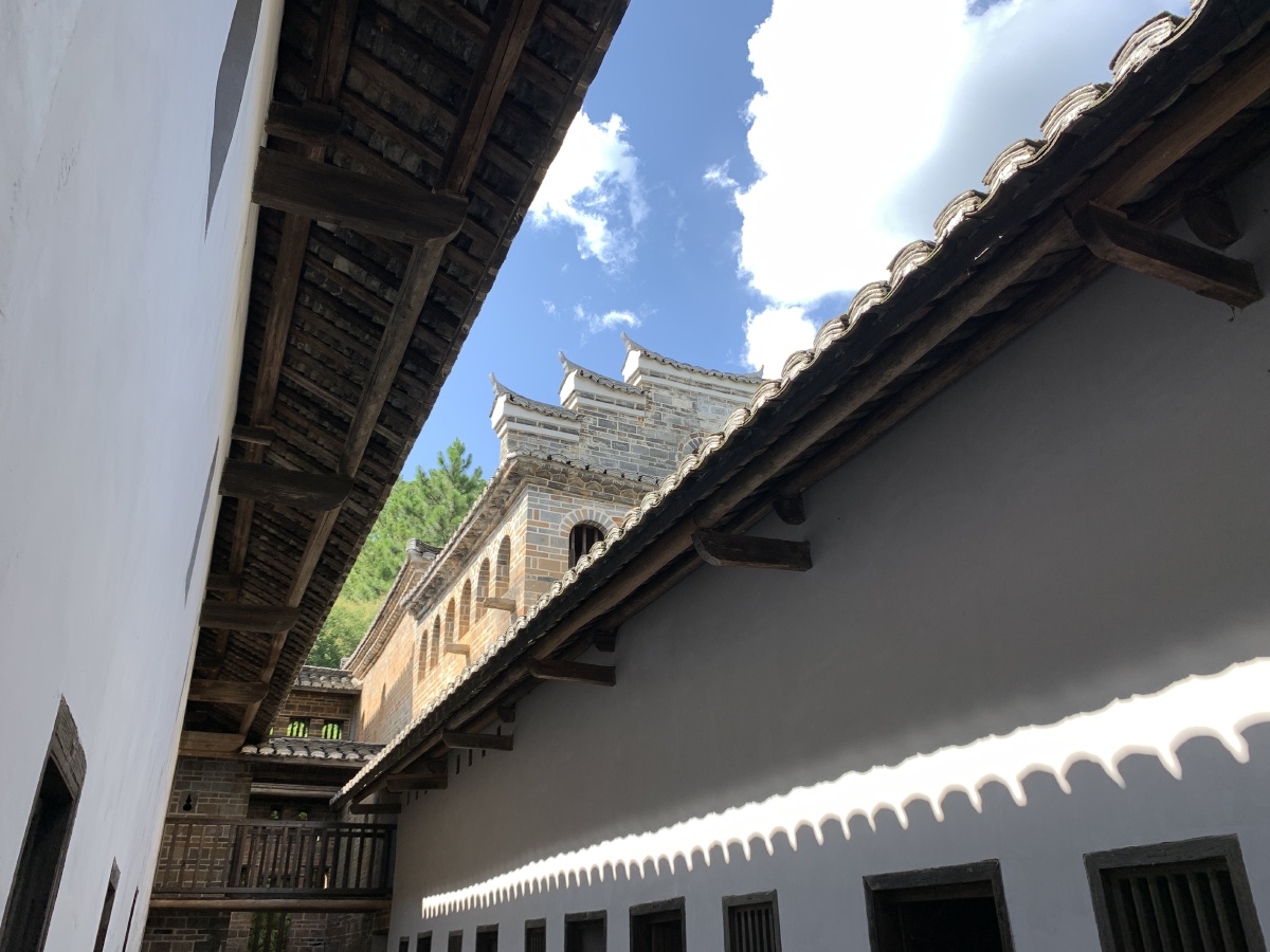 航拍江西赣州定南老城竹园下廖氏客家围屋