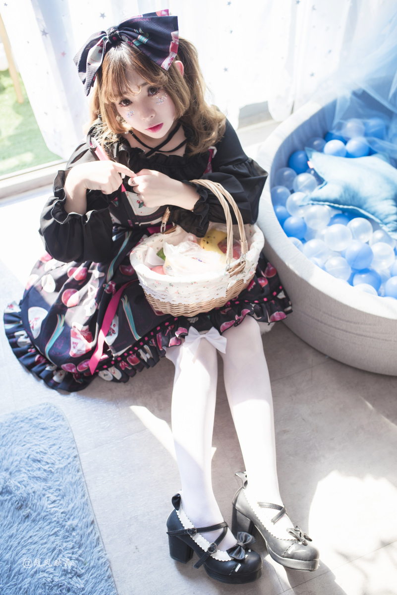 一组洛丽塔清纯美少女