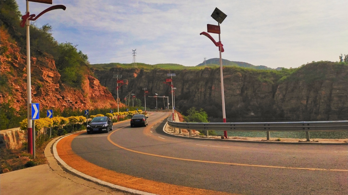 通往革命老区的抗大路