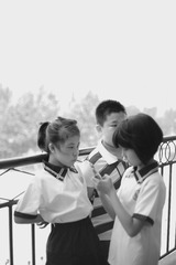 隔