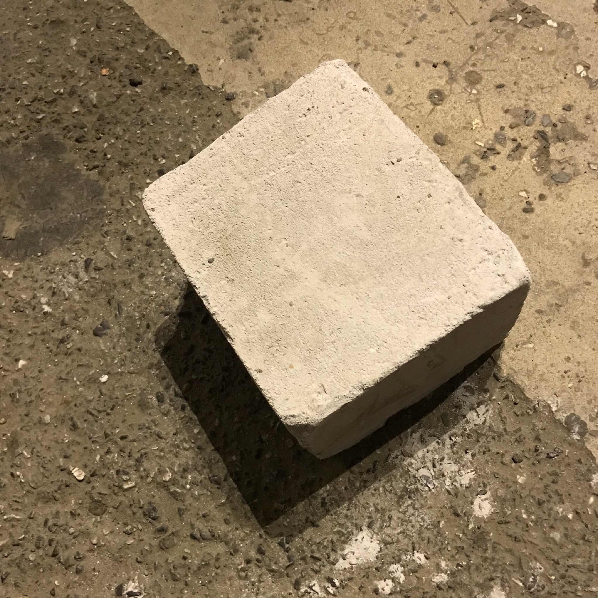 路灯下一块大砖(0523)