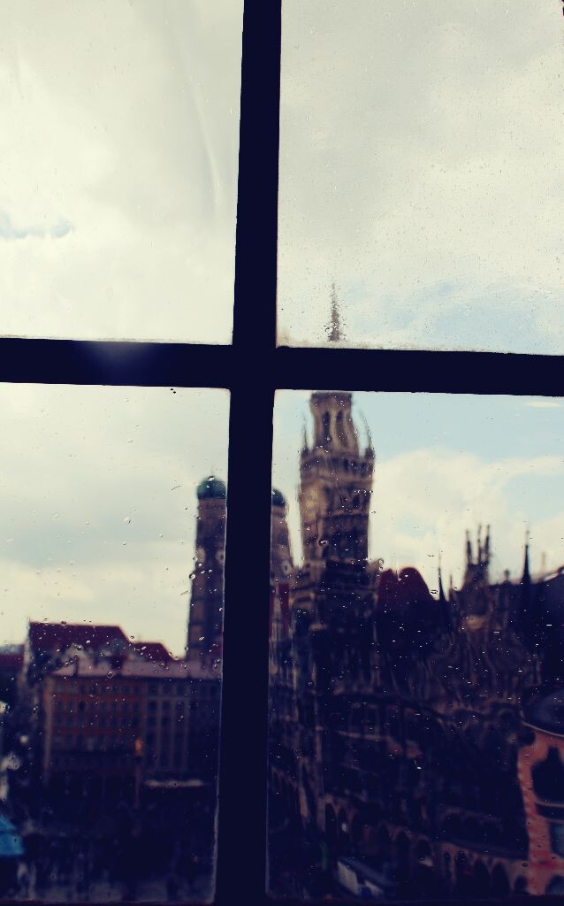 Muenchen Neues Rathaus<br />
von dem Muenchen Spielzug Museum: Neues Rathaus nach einem Regen