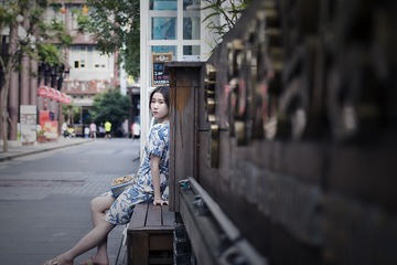 394670