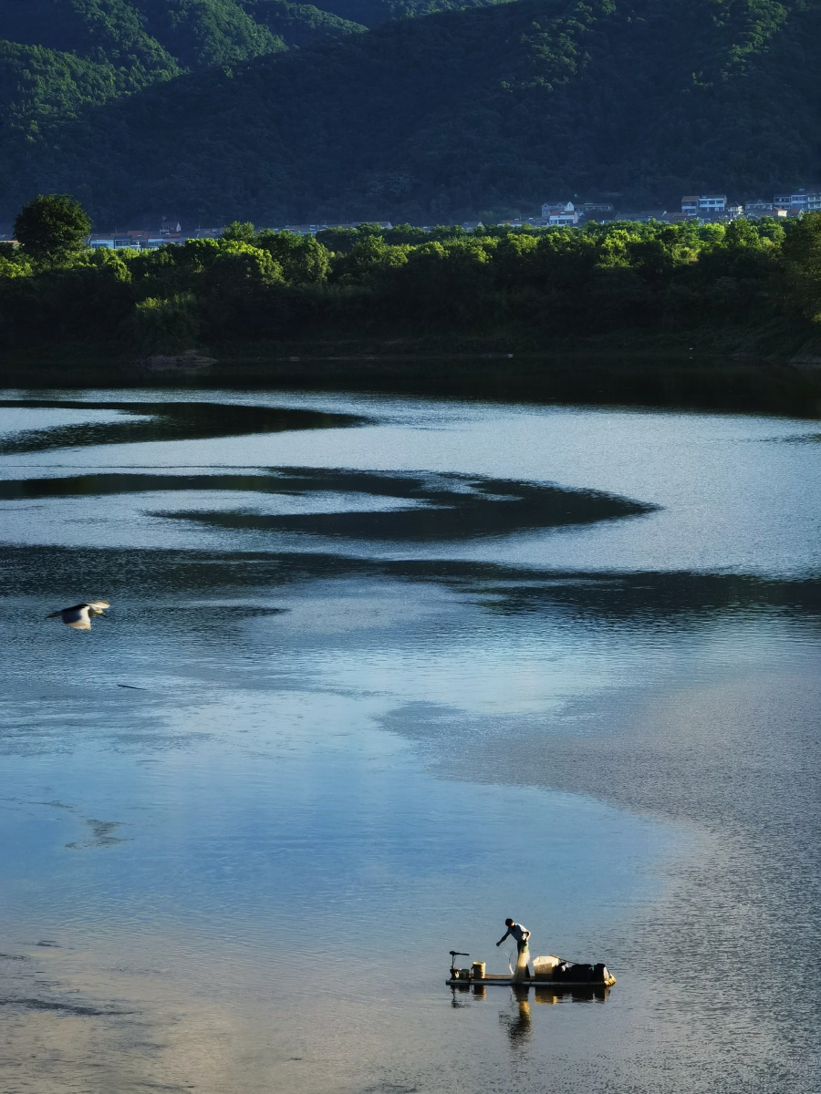江上渔者 - 风鸣雨潇潇 - 图虫