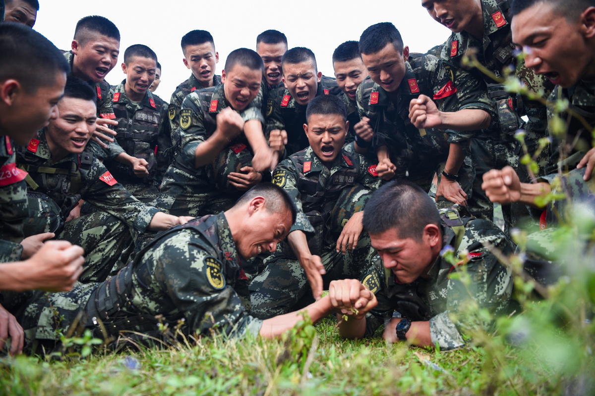 直击"魔鬼"战场