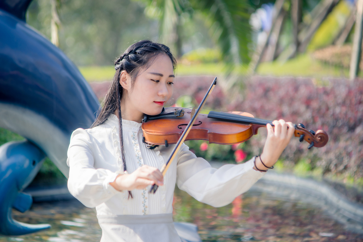 小提琴少女