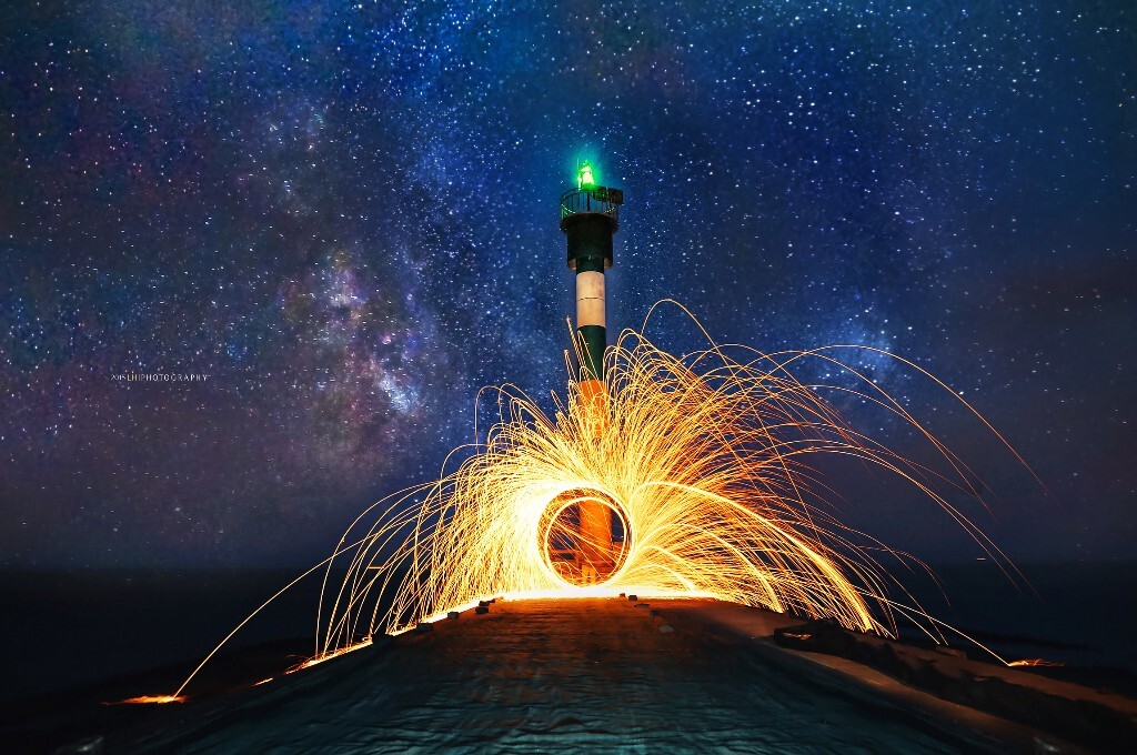 人生第一次看到星河,也是唯一一次拍摄星河,没什么经验,算是星河题材当中的渣渣,但是索尼NEX5T高感开到3200,光圈3.5,居然勉强能拍下,也是醉了。
