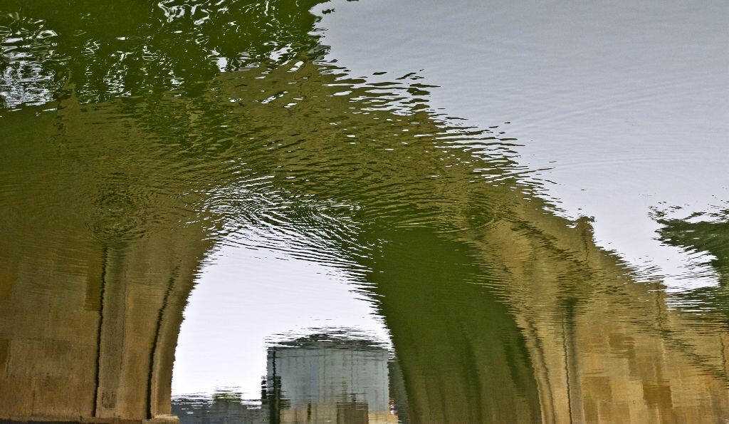 100<br />