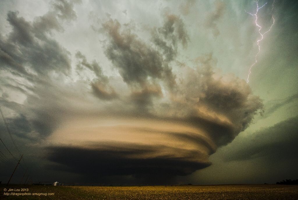 Supercell over Nebraska.III<br />
Just found out this is called a stack of plates supercell