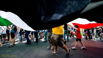 2012_0520_AntiNatoChicago_3953.jpg