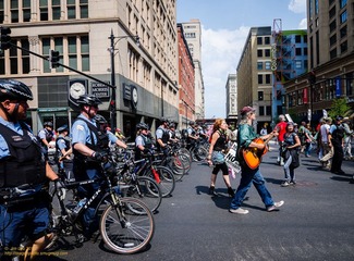 2012_0520_AntiNatoChicago_4086.jpg