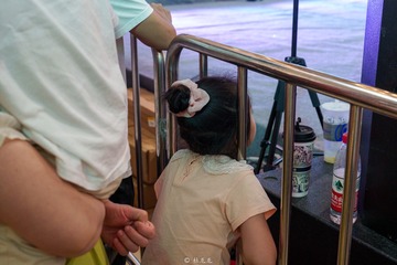 363325