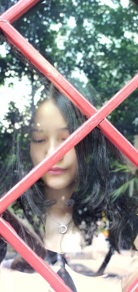 我的美女室友，十八岁快乐<br />
