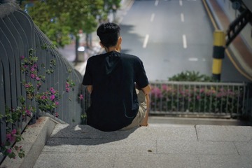 001