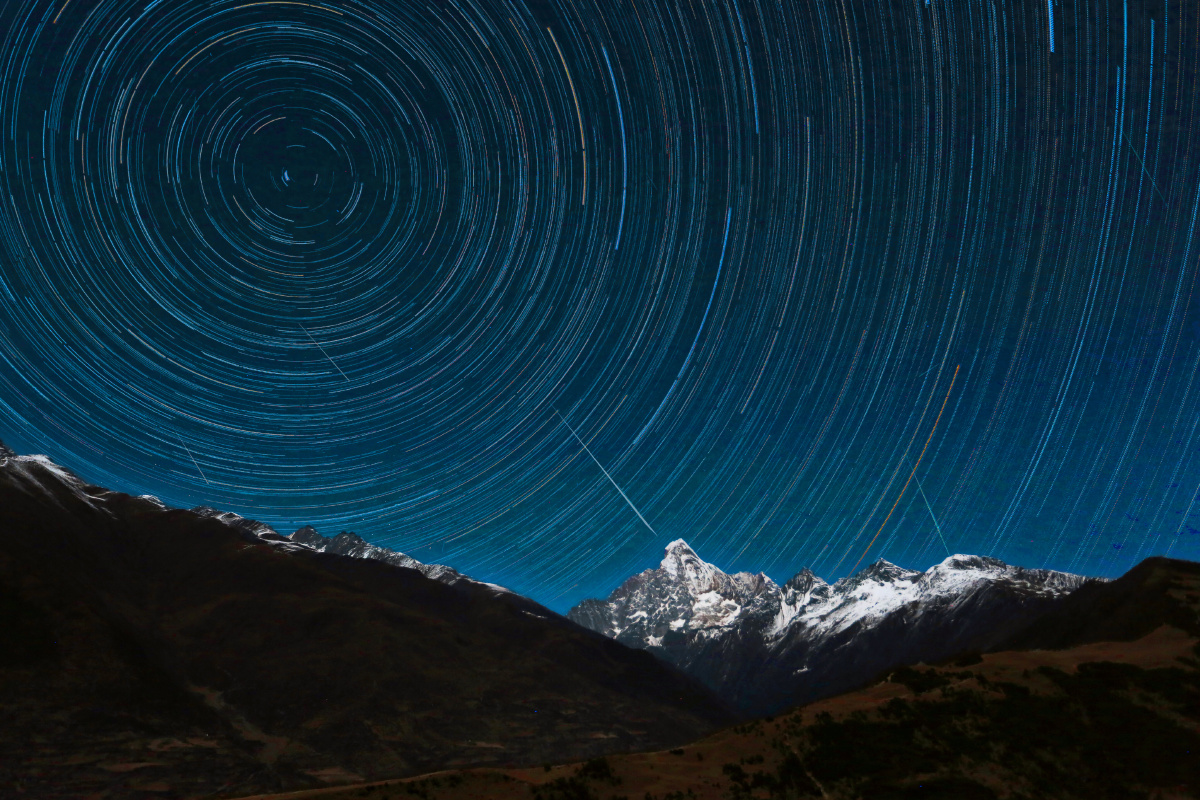 四姑娘山星轨流星雨