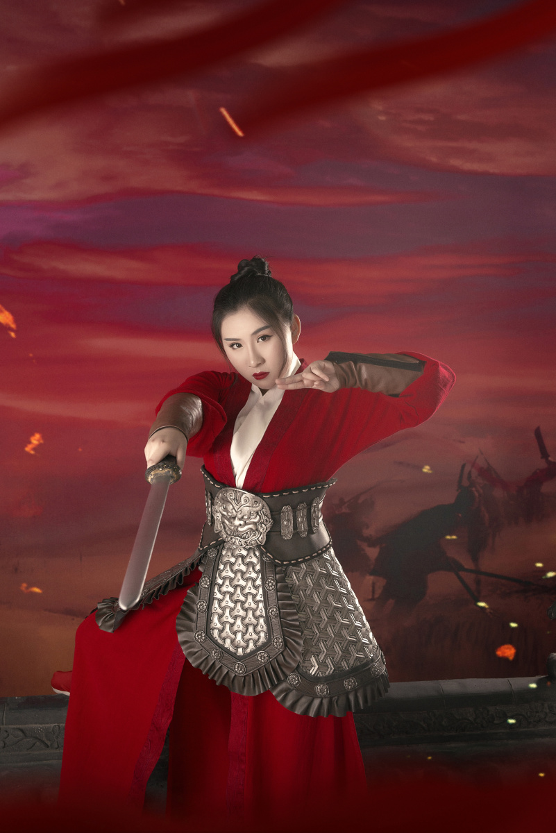 《花木兰》代父出征英勇奋战的精神,中国古代女英雄,木兰既是奇女子又