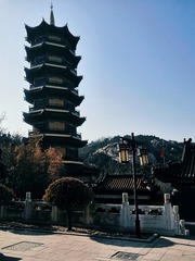 1752549