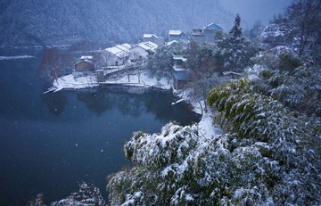 风雪山村-张伦