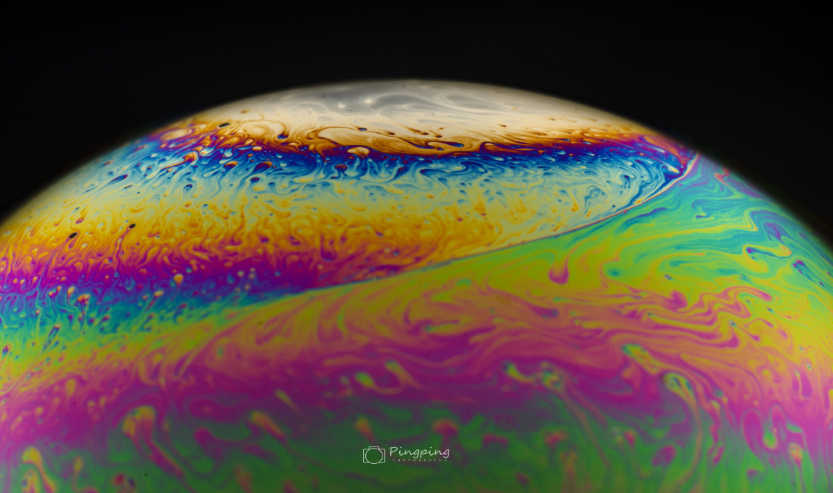 幻彩肥皂泡,光的薄膜干涉