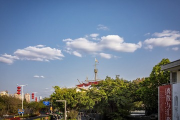 4698984