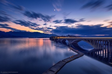 湖边