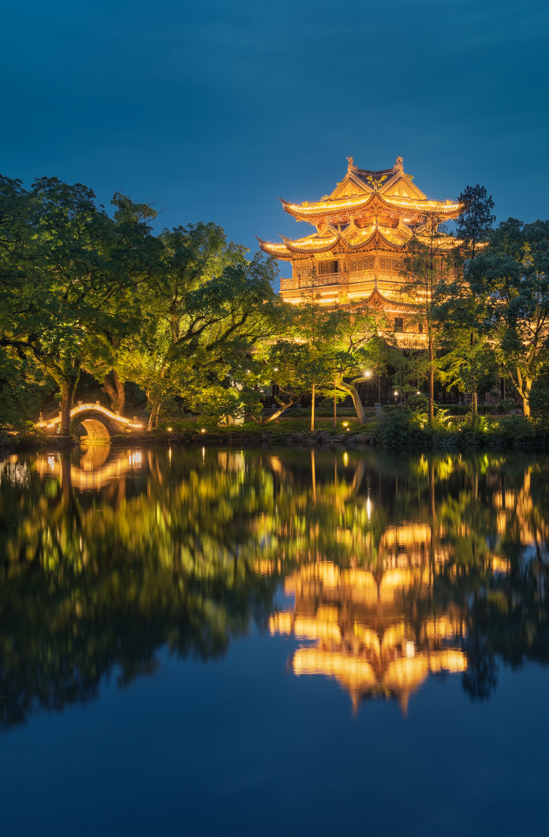 浙江台州临海东湖夜色