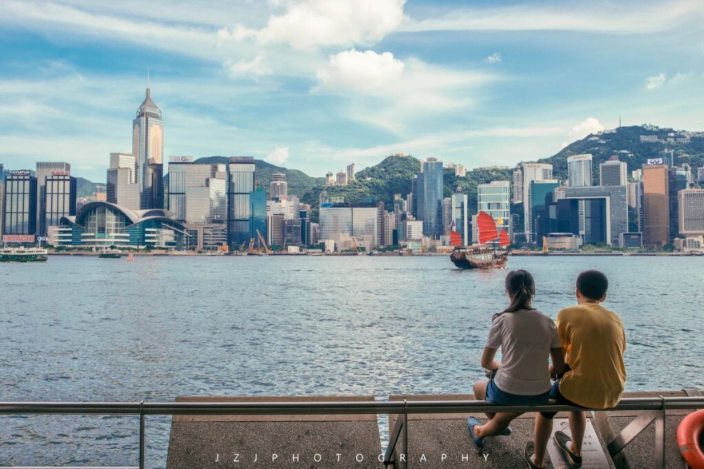也想与你就这样一起静静地坐着
