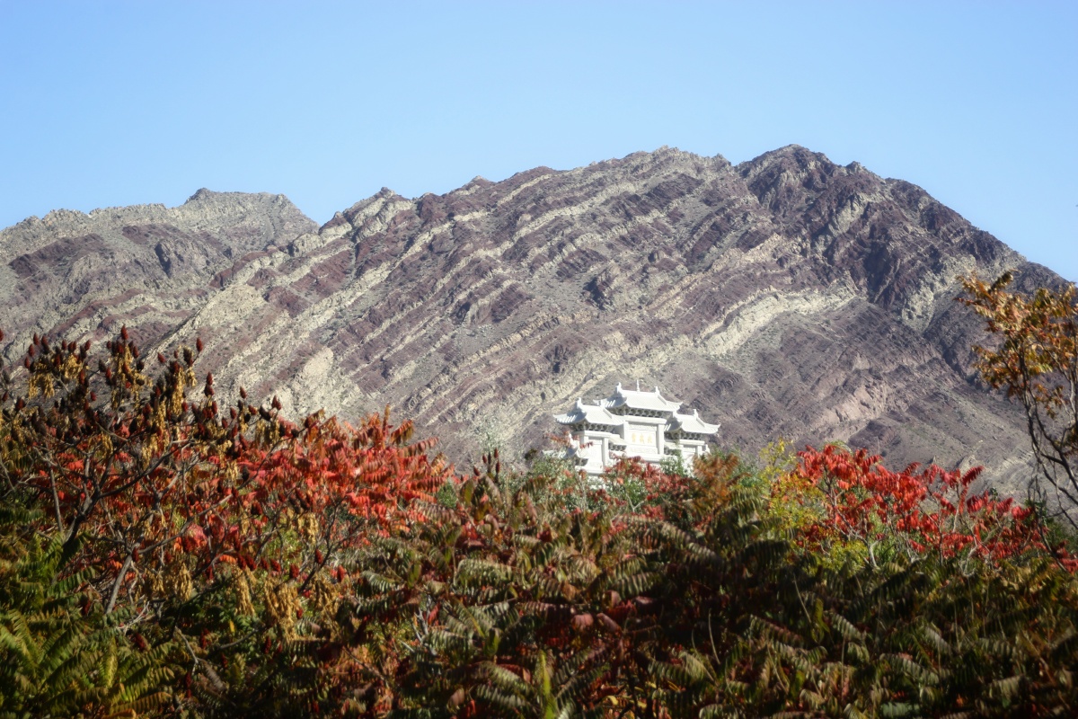 秋天的贺兰山北武当地质公园