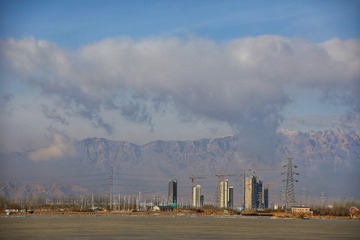 152031