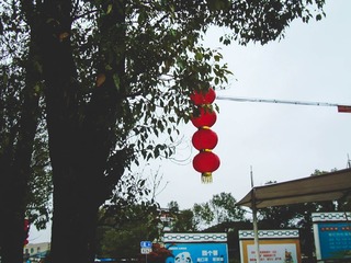 872612