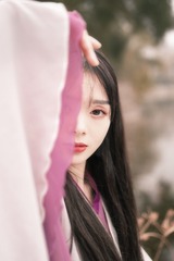 1833072