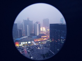 孔中的世界