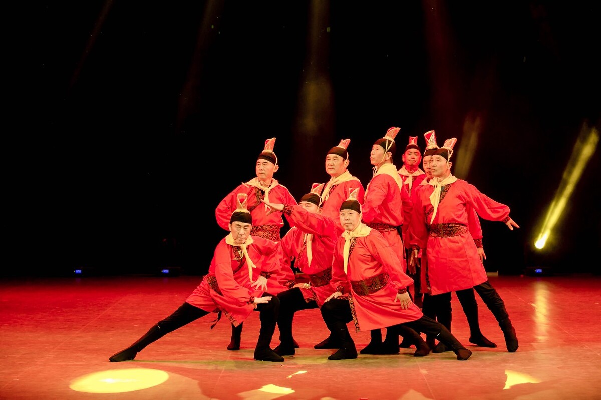 东北大秧歌舞蹈教学,东北大秧歌舞蹈展现苗族文化的魅力