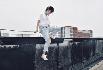 001