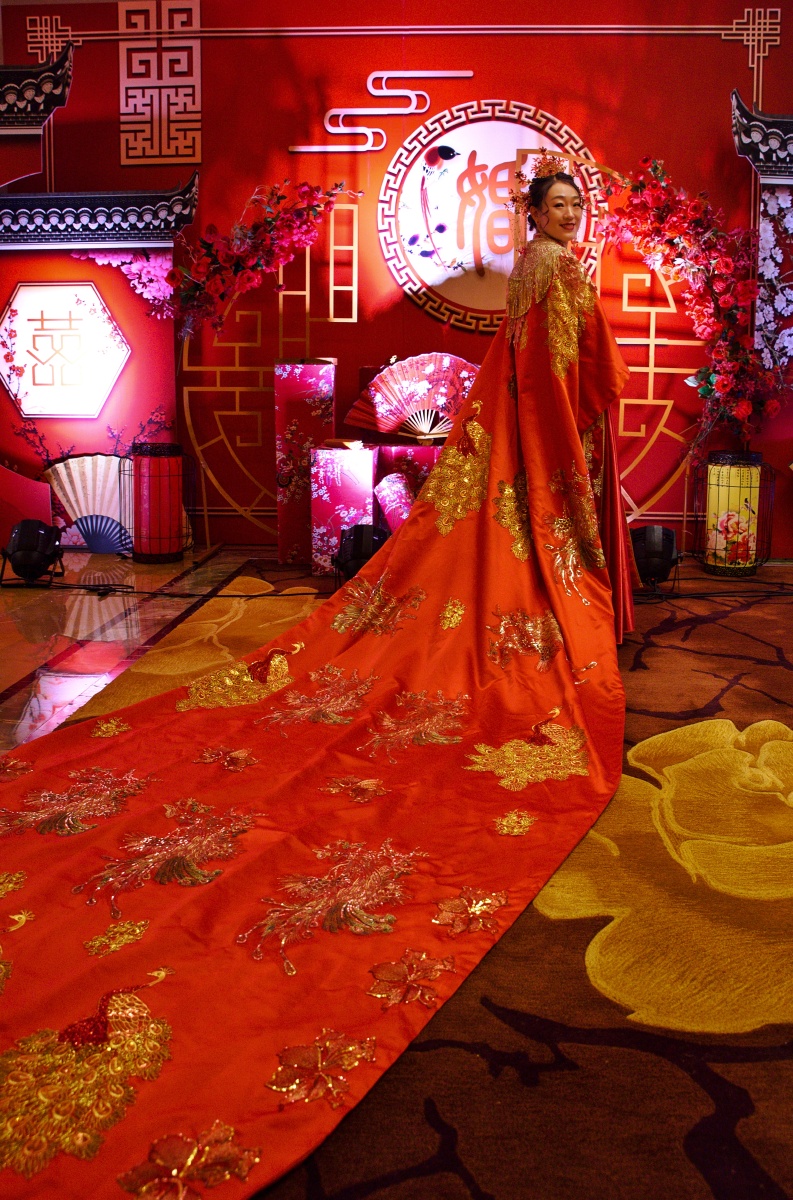 中式婚礼祝一对新人百年好合早生贵子