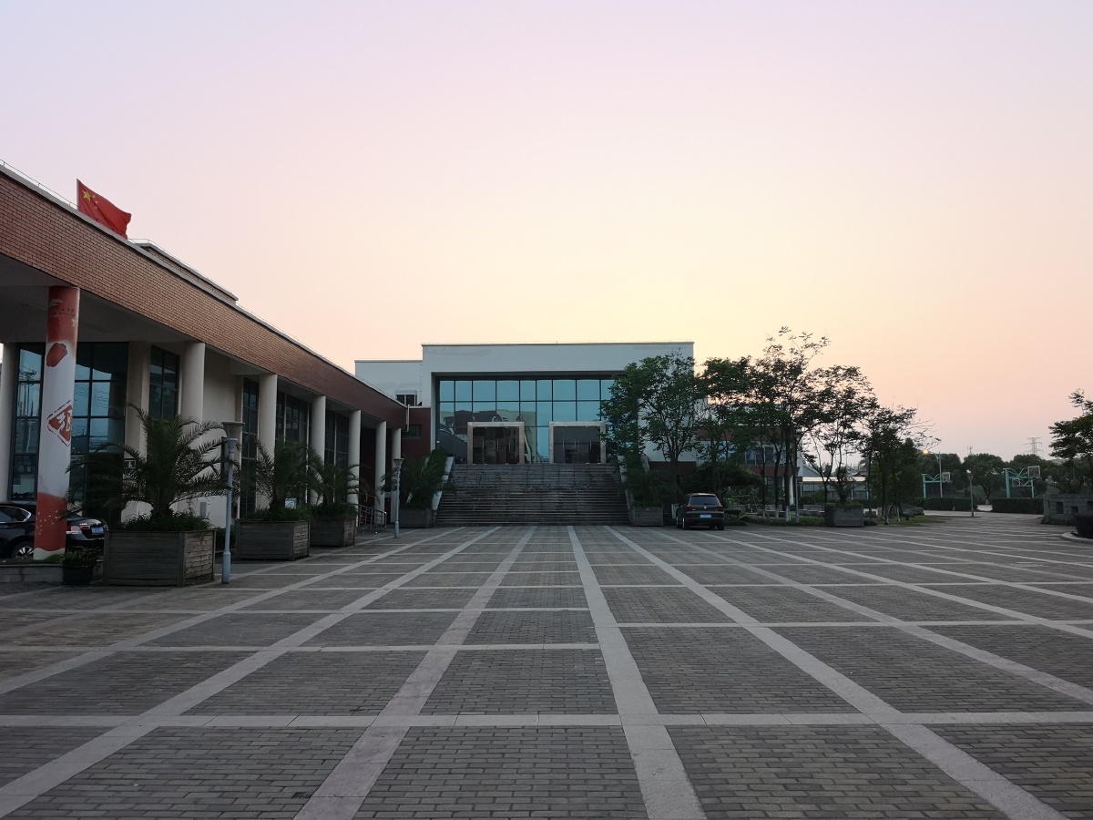 五乡中学日落景色