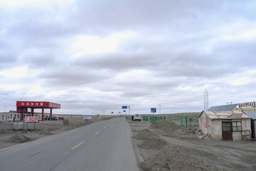 L1000936