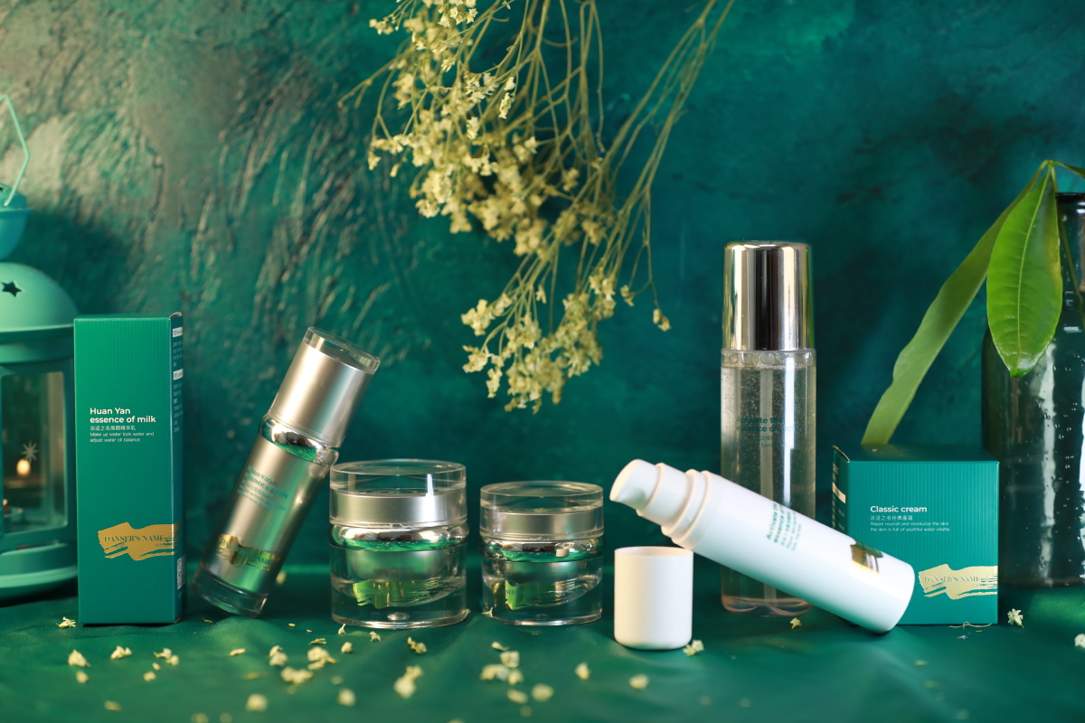 淡适之名化妆品无修图套装 - 模子板子素材酷 - 图虫