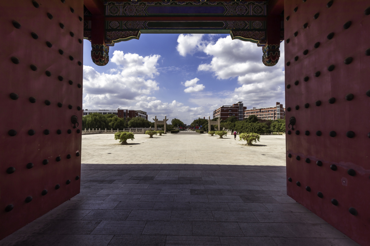 继往开来希望之门