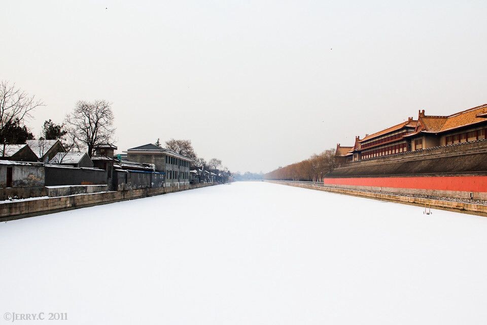 The Forbidden City Beijing<br />
贫。贵。