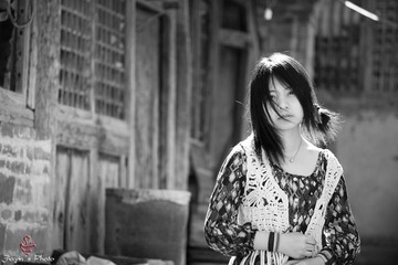 古村与美女