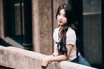 001