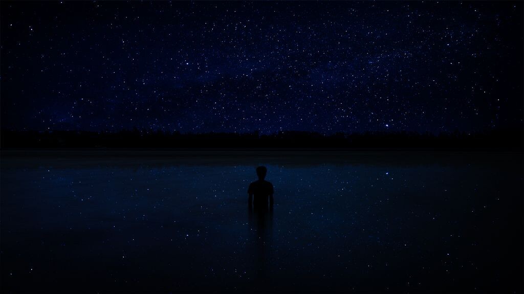 星の湖と空しい旅人。