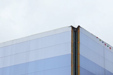 469804
