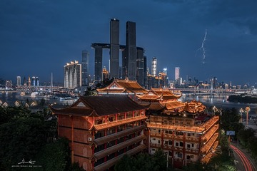 1563931