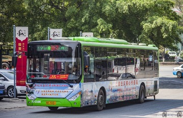 415351