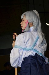 137186