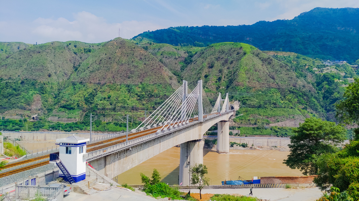 成昆复线青龙山金沙江大桥