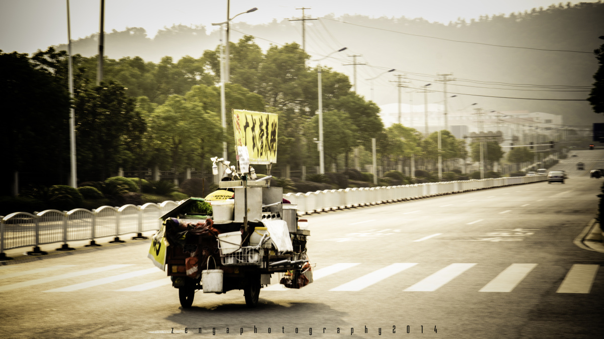 路上奔波,奔波在路上_大山谷图库