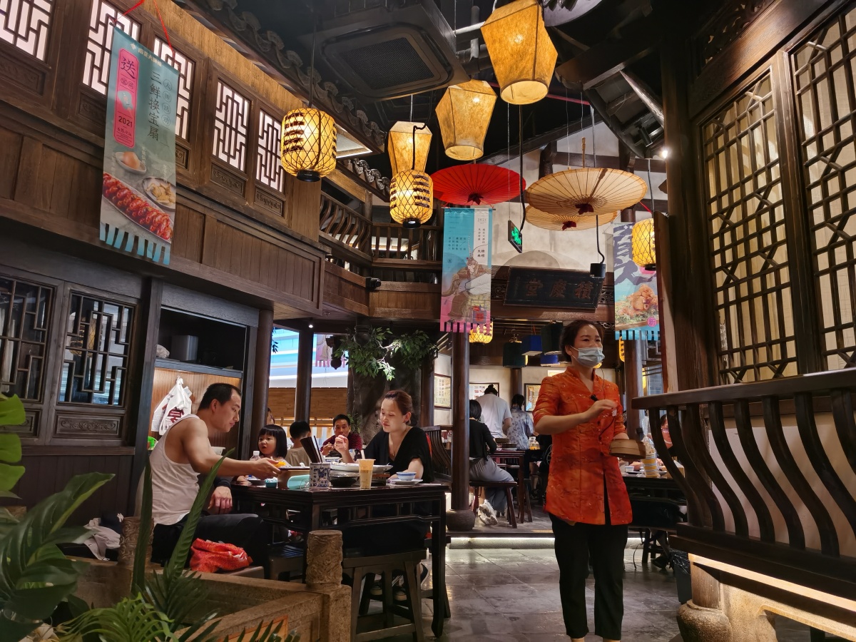 步入上海印象城里的南京大排档宛如穿越到民国市井生活好有故事